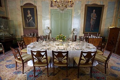512px-eetkamer-in-huis-doorn-9182322296